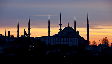 Silhouette at dawn of the Blue Mosque built by Sultan Ahmet I in 1609, designed by architect Mehmet Aga, Istanbul, Turkey, Europe