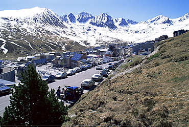 Ski resort on French border, Pas de la Casa, Andorra, Pyrenees, Europe