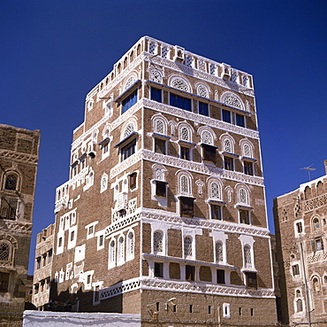 Traditional architecture, in the old Babylonian town of Sana'a, capital of north Yemen, Yemen, Middle East