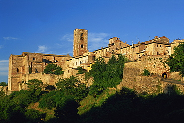 Evening in the old town viewed from below, Colle di Val d'Elsa, Tuscany, Italy, Europe