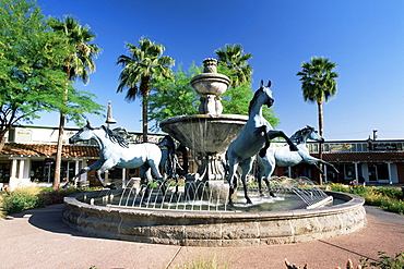 Bronze horse fountain in the up-market 5th Avenue shopping district, Scottsdale, Phoenix, Arizona, United States of America, North America