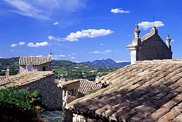 View over tiled roofs in upper town, Vaison-la-Romaine, Vaucluse, Provence, France, Europe