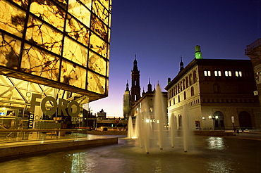 Museo del Foro and fountains in the Plaza de la Seo illuminated at night, Zaragoza, Aragon, Spain, Europe