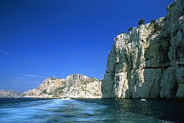 Cliffs of the Calanques, near Cassis, Bouches-du-Rhone, Cote d'Azur, Provence, France, Mediterranean, Europe