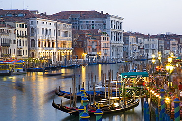 View from the Ponte di Rialto along the Grand Canal at dusk, San Polo district, Venice, UNESCO World Heritage Site, Veneto, Italy, Europe