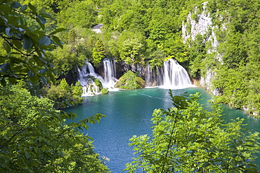 View from hillside path to falls at the head of Milanovac Lake, Plitvice Lakes National Park (Plitvicka Jezera), UNESCO World Heritage Site, Lika-Senj County, Croatia, Europe