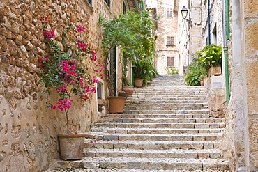 Flight of steps in the heart of the village Fornalutx near Soller, Mallorca, Balearic Islands, Spain, Europe