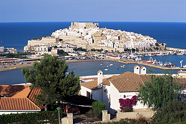 View to Citadel, Peniscola, Costa del Azahar (Costa del Alzahar), Valencia region, Spain, Mediterranean, Europe