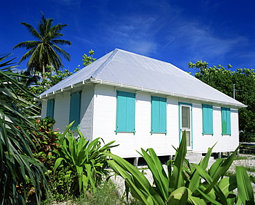 Typical cottage, George Town, Grand Cayman, Cayman Islands, West Indies, Central America