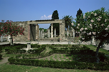 Gardens of Casa di Fauna, Pompeii, UNESCO World Heritage Site, Campania, Italy, Europe