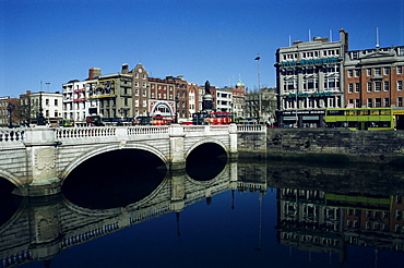 River Liffey and O'Connell Bridge, Dublin, Eire (Republic of Ireland), Europe