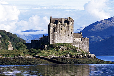 Eilean Donan Castle, Highland region, Scotland, United Kingdom, Europe