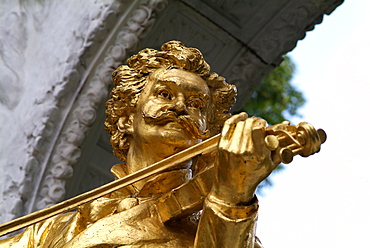 Johann Strauss statue at Stadtpark, Vienna, Austria, Europe