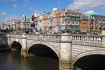 River Liffey and O'Connell Bridge, Dublin, Republic of Ireland, Europe