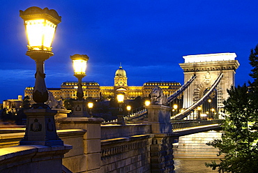 Royal Palace, River Danube and Chain Bridge, Budapest, Hungary, Europe