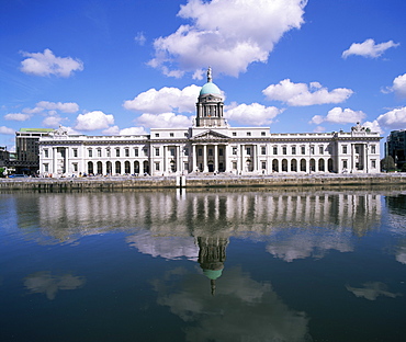 Customs House and River Liffey, Dublin, Eire (Republic of Ireland), Europe