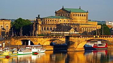 Elbe River, Semper Opera House, Dresden, Saxony, Germany, Europe