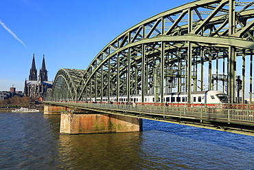 Hohenzollern Bridge with Cologne Cathedral, Cologne, North Rhine-Westphalia, Germany, Europe