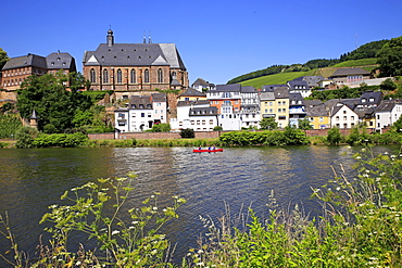 View towards Church of St. Lawrence in Saarburg on River Saar, Rhineland-Palatinate, Germany, Europe