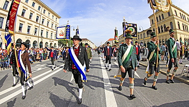 Traditional Costume Parade on occasion of the Oktoberfest, Munich, Upper Bavaria, Bavaria, Germany, Europe