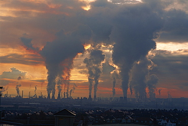 Pollution from the power stations and oil refineries, Grangemouth, Scotland, United Kingdom, Europe