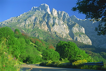 Pico de la Padierna, 2319m, Central Massif, Picos de Europa, Cantabria, Spain, Europe