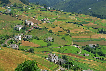 Fields, farms and houses in the Navia Valley (Valle del Navia), in Asturias, Spain, Europe