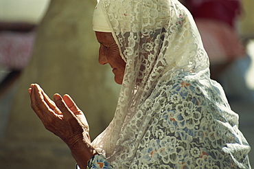 Pilgrim, Bakhautdin shrine, near Bukhara, Uzbekistan, Central Asia, Asia