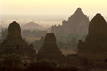 Temples and pagodas at dawn, Bagan (Pagan), Myanmar (Burma), Asia