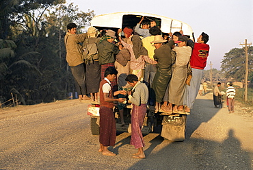 Overcrowded bus, Ayeyarwady Delta, near Yandoon, Myanmar (Burma), Asia