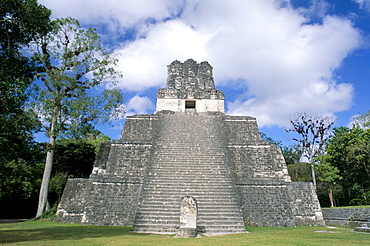 Temple 2 from the front, Mayan site, Tikal, UNESCO World Heritage Site, Guatemala, Central America