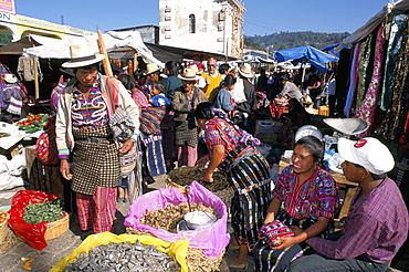 Traditional dress and bustle of Tuesday market, Solola, Guatemala, Central America