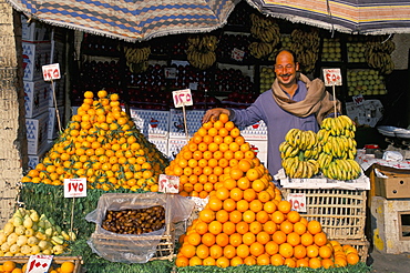 Pyramids of fruit, Pyramids Road, Cairo, Egypt, North Africa, Africa