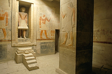 Chapel with statue of Mereruka, Mastaba of Mereruka, Saqqara, UNESCO World Heritage Site, Egypt, North Africa, Africa