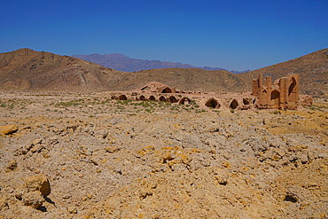 Ruined caravanserai on old Silk Route, near Natanz, Iran, Middle East