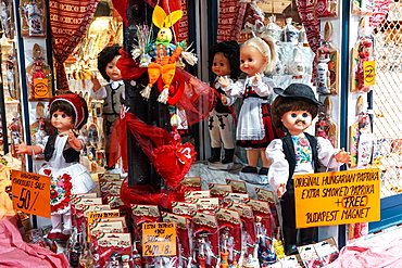 Tourist shop selling paprika, a major ingredient in Hungary's national dish, goulash, Central Market, Budapest, Hungary, Europe