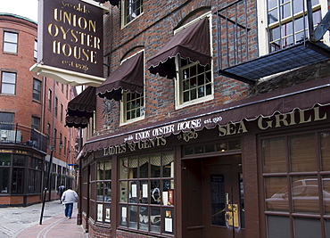 The Union Oyster House, Blackstone Block, built in 1714, one of Boston's oldest surviving streets, Boston, Massachusetts, New England, United States of America, North America