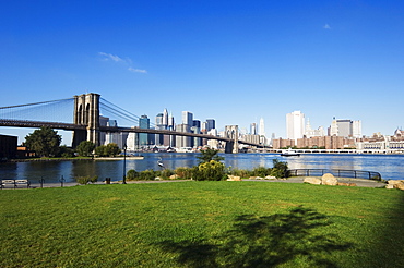 Brooklyn Bridge and Manhattan skyline, Brooklyn Bridge Park, New York City, New York, United States of America, North America