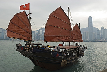 One of the last remaining Chinese sailing junks on Victoria Harbour, Hong Kong, China, Asia