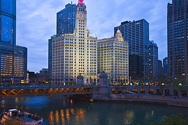 The Wrigley Building, center, North Michigan Avenue and Chicago River, Chicago, Illinois, United States of America, North America