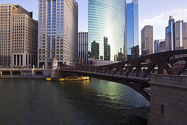 Skyscrapers on West Wacker Drive and the Chicago River by the Franklyn Street Bridge, Chicago Illinois, United States of America, North America