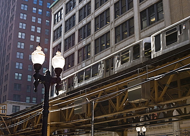 El train on the elevated train system, The Loop, Chicago, Illinois, United States of America, North America