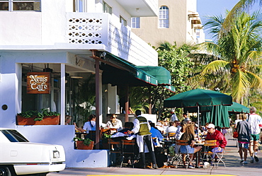News Cafe on Ocean Drive, South Beach, Miami Beach, Florida, USA