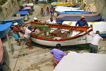 Fishermen, Wied iz Zurrieq, Malta, Europe