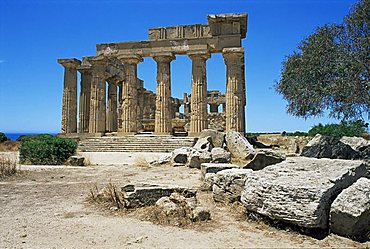 Ruins of Greek temple, Selinunte, Sicily, Italy, Europe