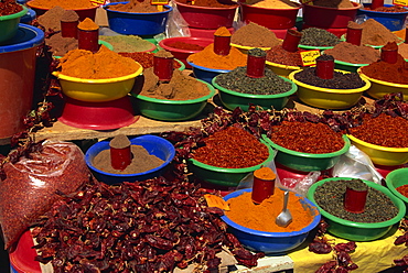 Spices on sale in market, Tunisia, North Africa, Africa