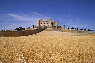 Castle and walls, Belmonte, Castilla La Mancha, Spain, Europe