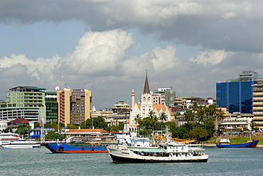 Harbour and city centre skyline, Dar es Salaam, Tanzania, East Africa, Africa