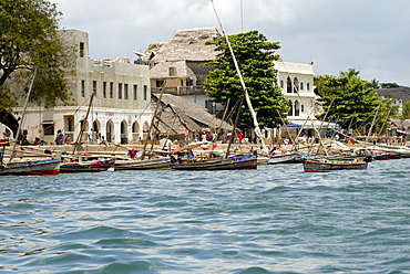 Vew from the sea of the harbour, Old Town, Lamu Island, UNESCO World Heritage Site, Kenya, East Africa, Africa