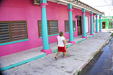 Colourful street scene, Tlacotalpan, UNESCO World Heritage Site, Mexico, North America